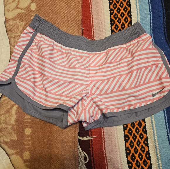 Women's Nike Reversable Athletic Shorts - Picture 7 of 7